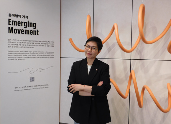 [인터뷰] 롯데백화점 곳곳 자리한 예술 작품들…“쇼핑 넘어 문화 경험하는 공간”